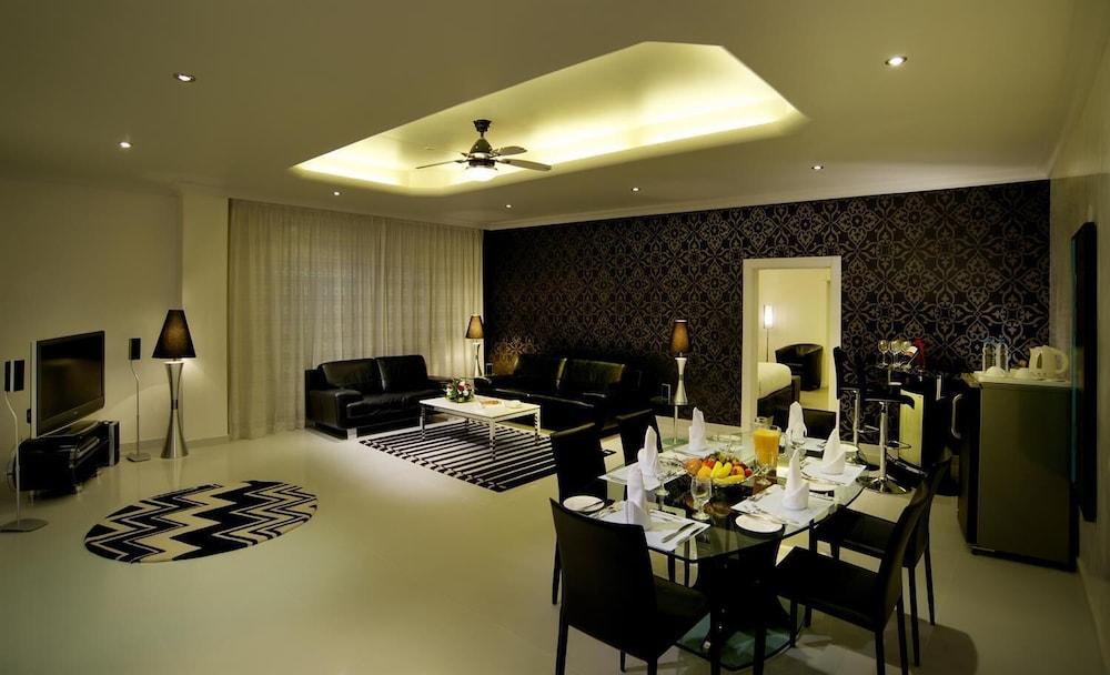 Golden Tulip Al Jazira Hotel & Resort Abu Dhabi Exterior photo
